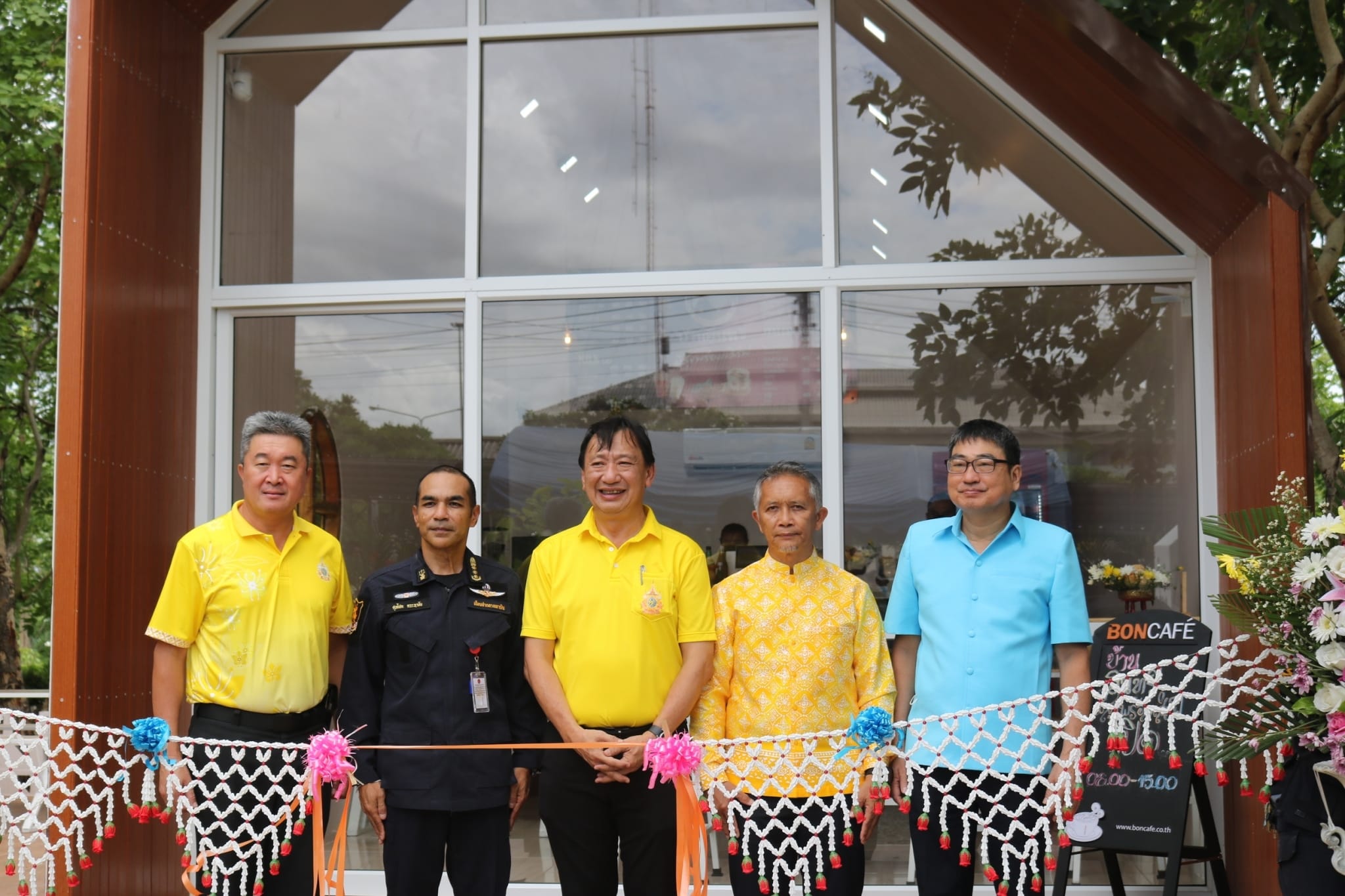 The Opening of Nong Nang Praew Temporary Prison’s Cafe and Car Care ...